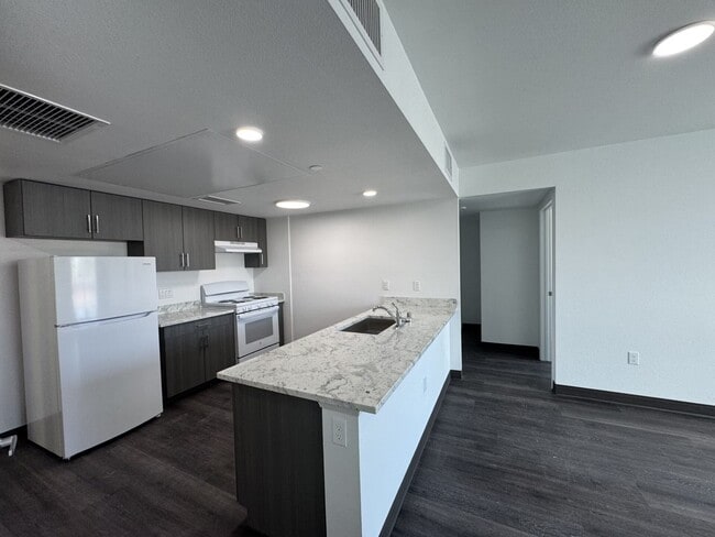 Building Photo - 3509 Vista Ln