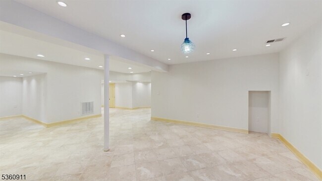 Building Photo - 104 Briar Ct