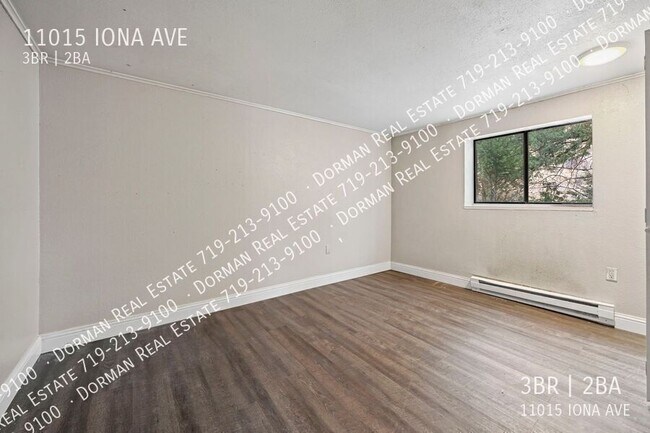 Building Photo - 11015 Iona Ave