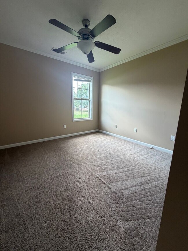 Building Photo - 41 Cedarbrook Pl