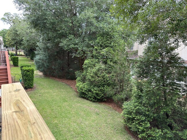 Building Photo - 413 Nathey Ave