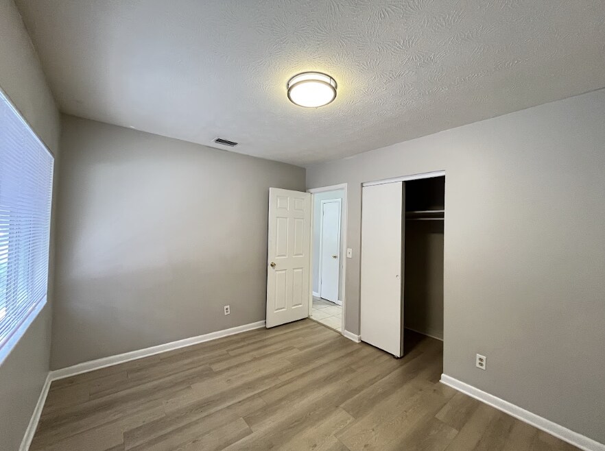 Building Photo - 8308 Doloma Ct