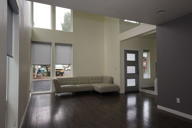 Building Photo - 4627 S Frontenac St