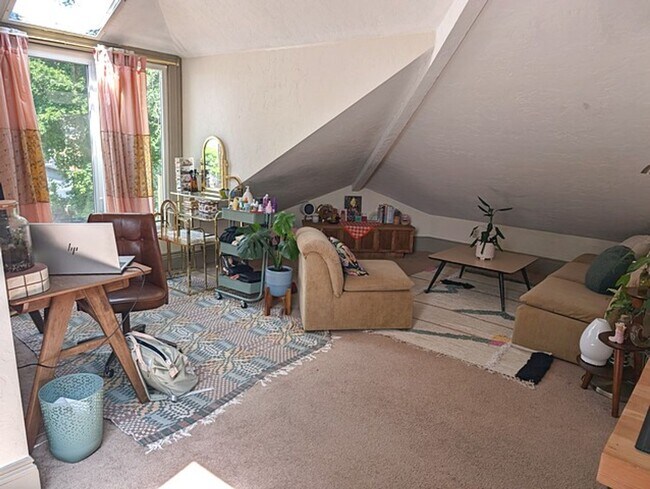 Building Photo - 9WIL919