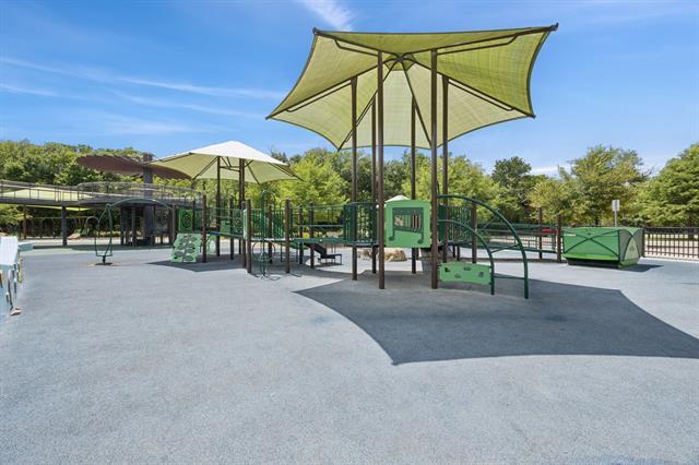 Building Photo - 501 Oak Point Dr