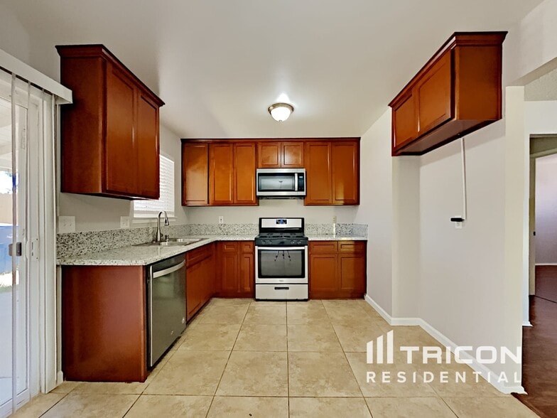 Building Photo - 7827 Charmette Way