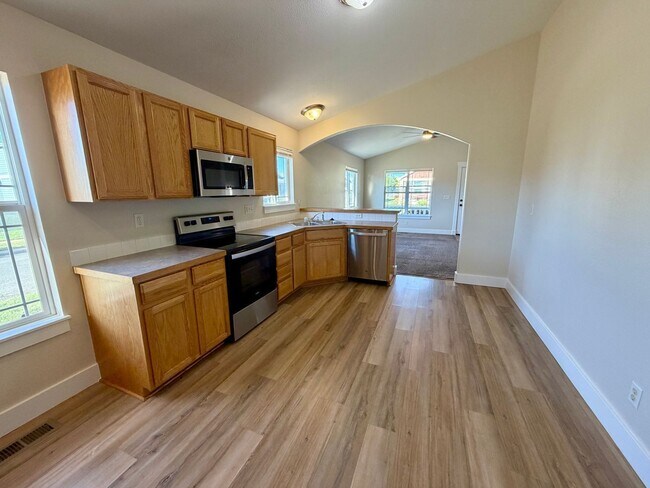 Building Photo - 4334 Pennyroyal Ln