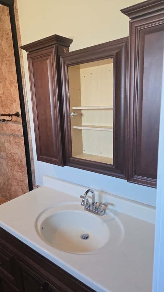 Building Photo - House for Rent