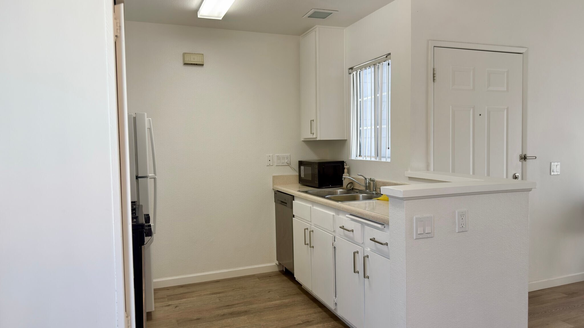 Building Photo - 8463 De Soto Ave