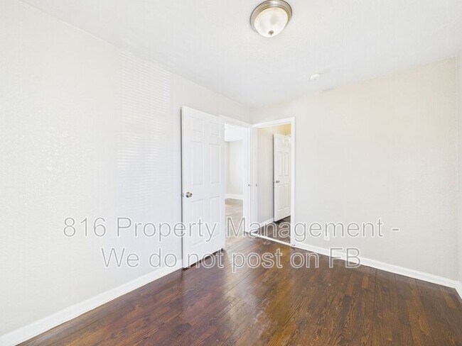 Building Photo - 5710 Askew Ave