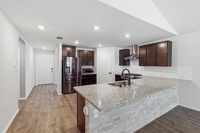 Building Photo - The Perfect Blend of Comfort and Community...