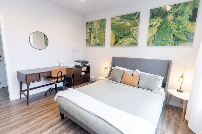 Building Photo - 5177 NE 14th Pl