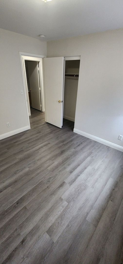 Building Photo - HOUSING CHOICE VOUCHER APPROVED! Spacious Henderson Home with Open Layout & Endless Backyard Pote...