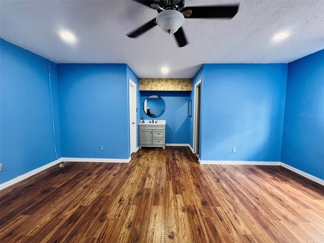 Building Photo - 17131 Hewing Dr