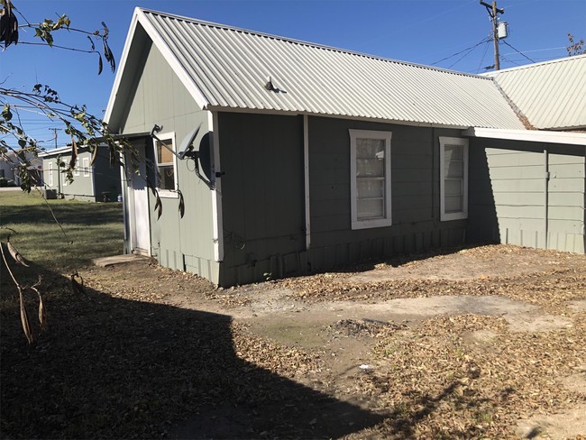 Building Photo - 140 E Morris St