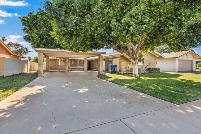 Building Photo - Spacious 4BR Tempe Home with Private Pool Near ASU