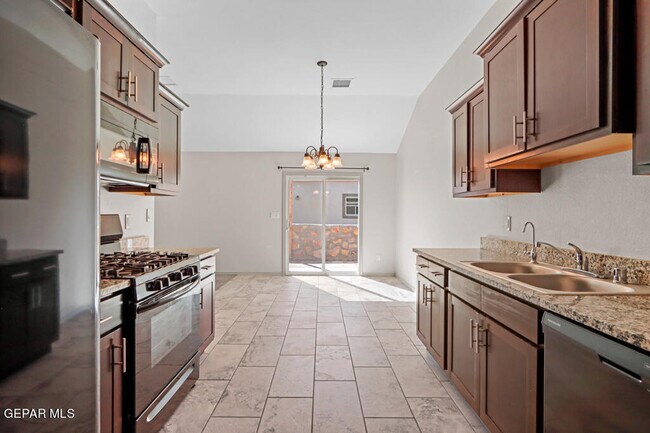 Building Photo - 11648 Flor Freesia Dr