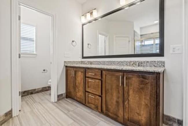 Building Photo - -Luxury Four Bedroom Property For Lease- P...