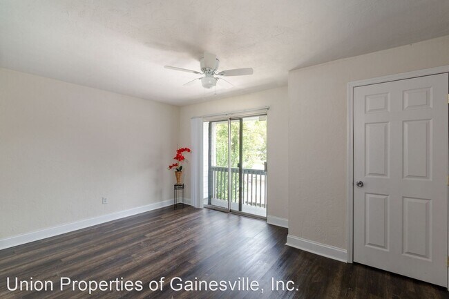 Building Photo - 1 br, 1 bath Apartment - 3555 SW 20th Avenue