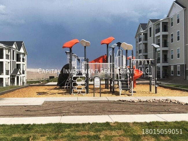 Building Photo - 14642 Bloom Dr