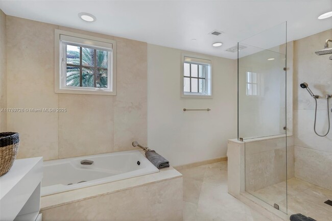 Building Photo - 19227 Fisher Island Dr