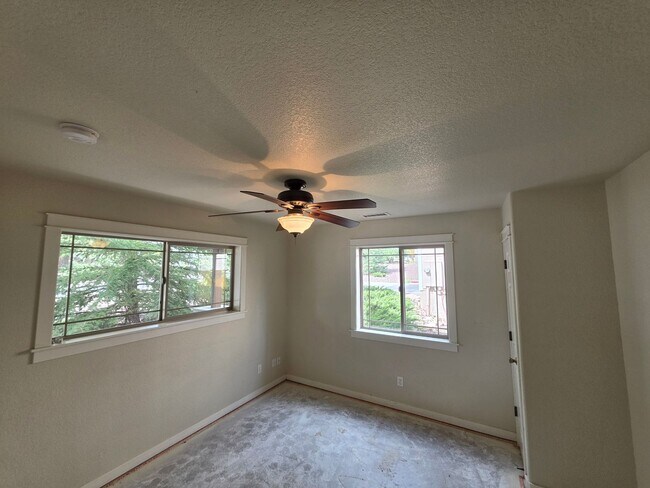 Building Photo - 3722 E Avocet Way