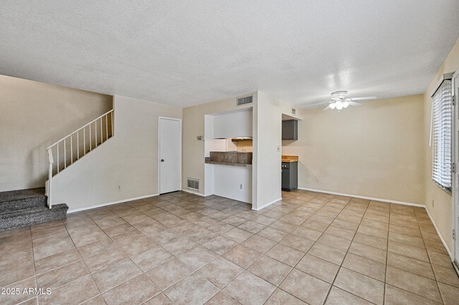 Building Photo - 5406 W Sheena Dr