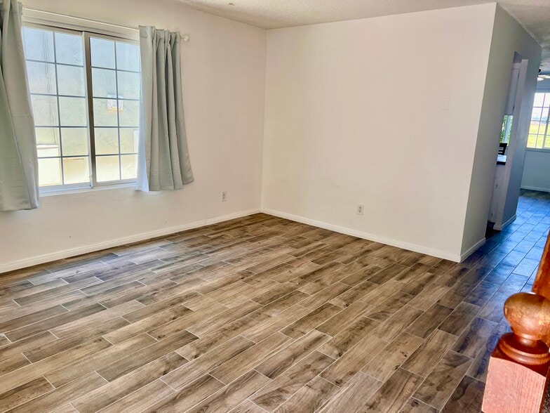 Building Photo - 1476 Seacoast Dr
