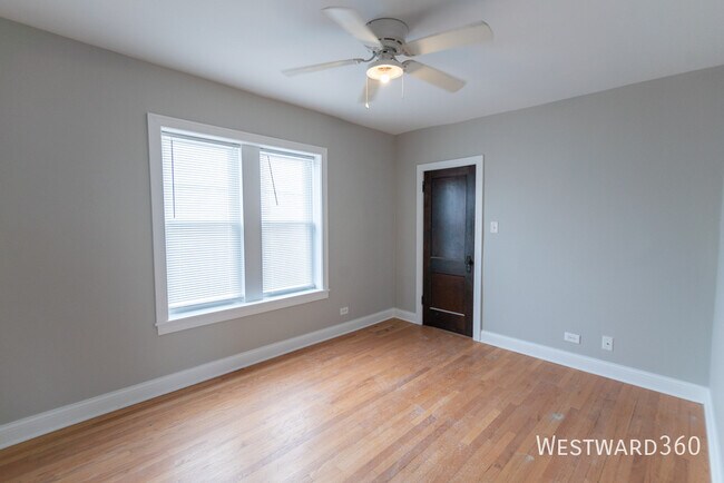 Building Photo - 4344 N Mozart St