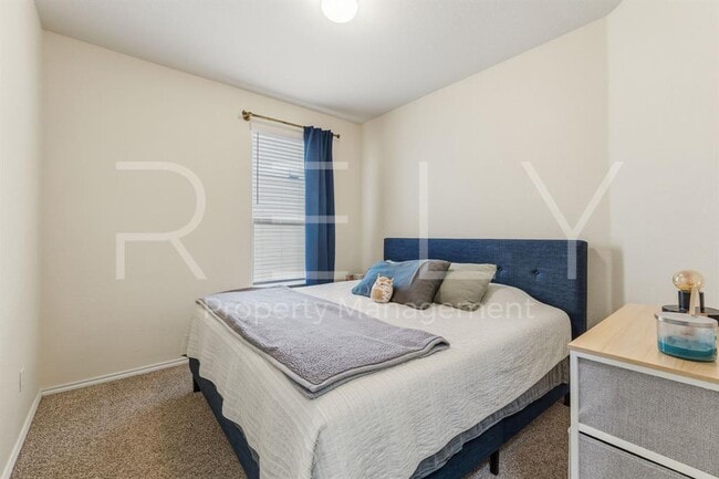 Building Photo - 1600 Cliffbrake Wy