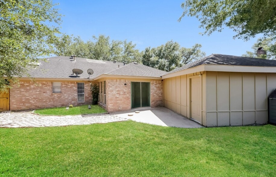 Building Photo - 3243 Cherry Springs Dr