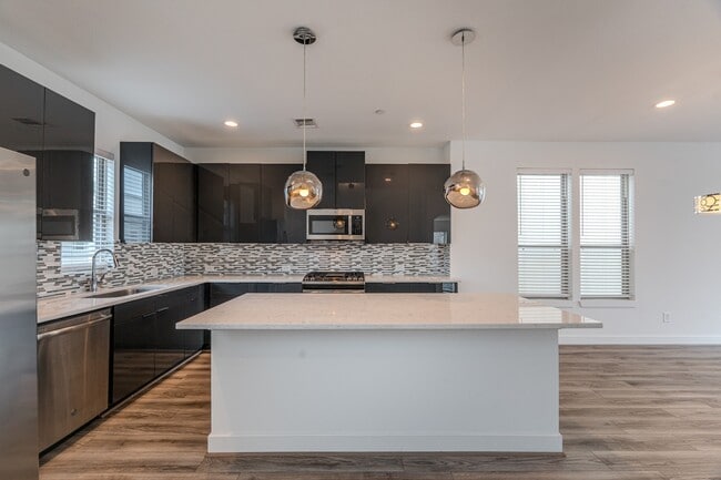 Building Photo - 18736 Centro Main St