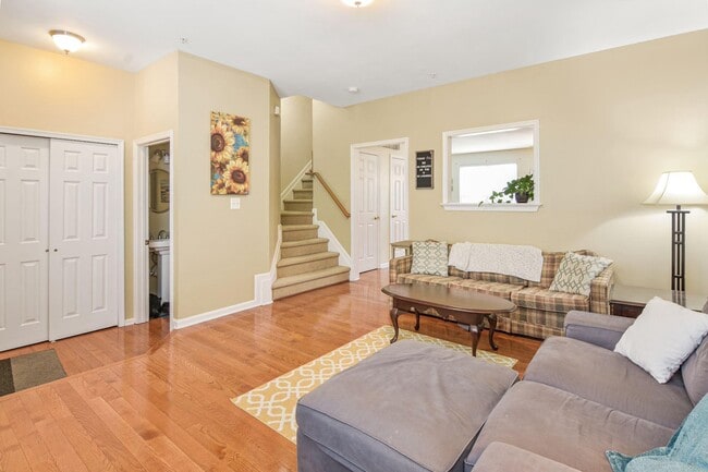 Building Photo - 29 Harbour Heights Dr