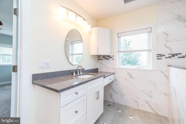 Building Photo - 402 Layfield Rd