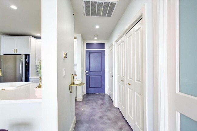 Building Photo - 1010 Rosine St