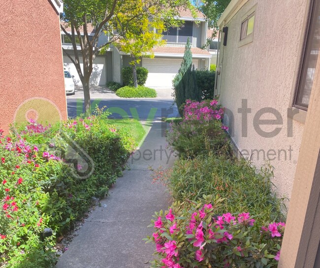 Building Photo - 2692 Bradford Way