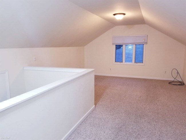 Building Photo - 22755 Courtland Ave