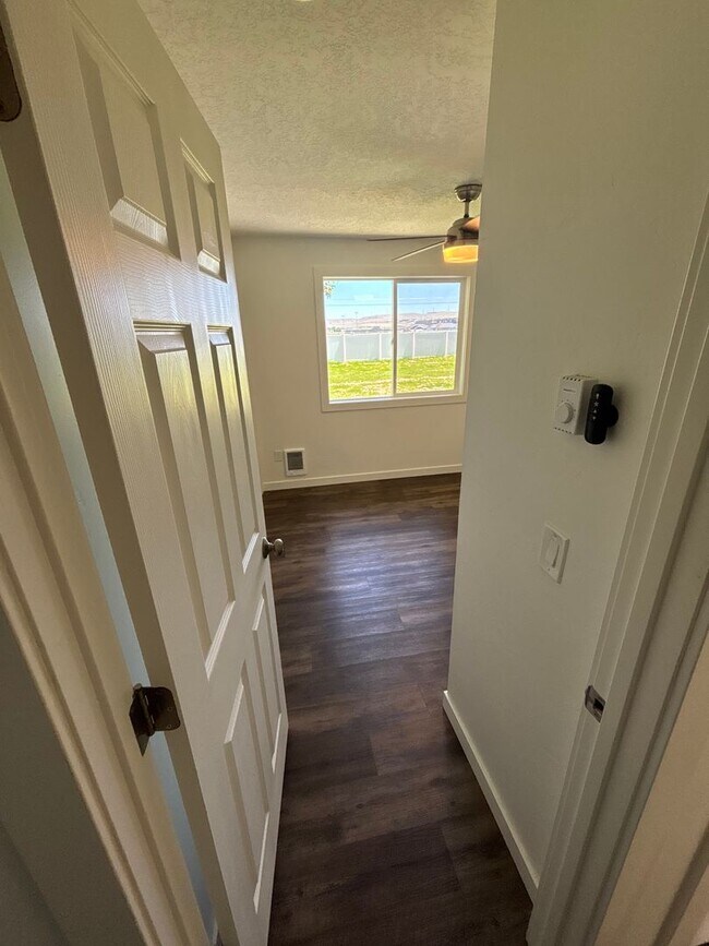 Building Photo - Charming 3 Bed, 1 Bath Home in Idaho Falls!
