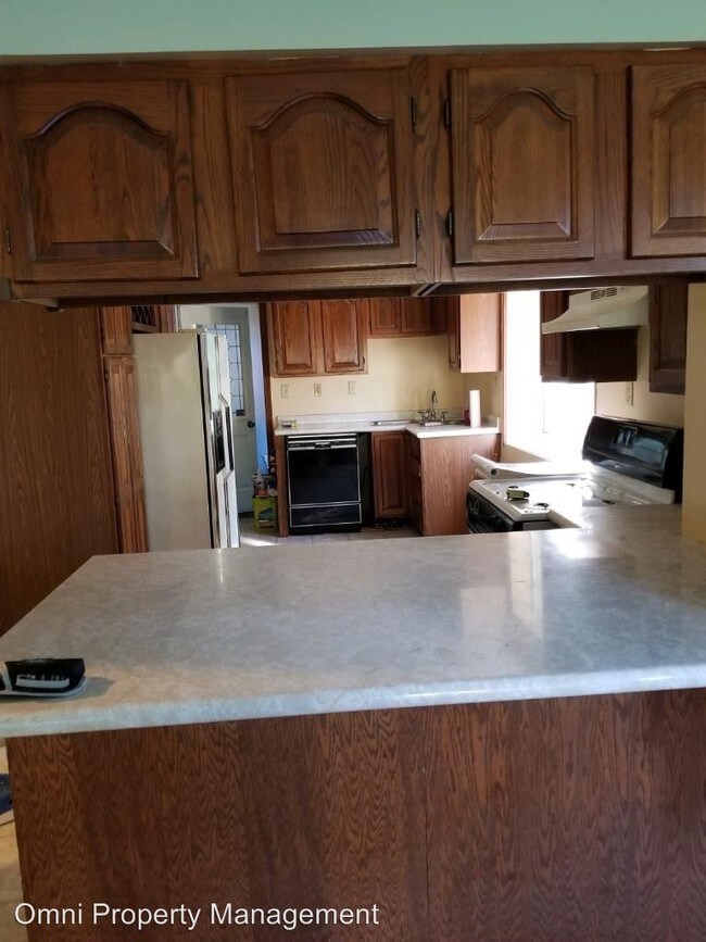 Building Photo - 553-555 Ardmore Blvd