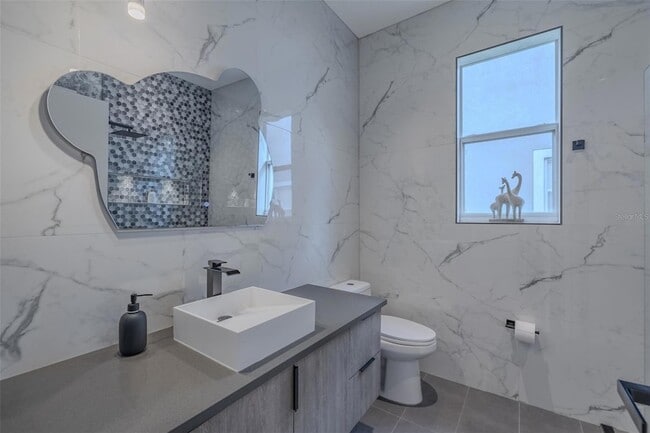 Building Photo - 8117 Hampton Glen Dr