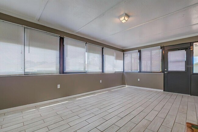 Building Photo - 8992 Hernando Way