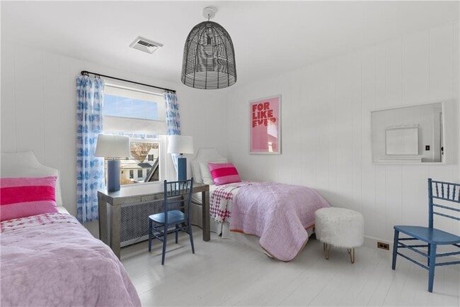 Building Photo - 193 Coggeshall Ave