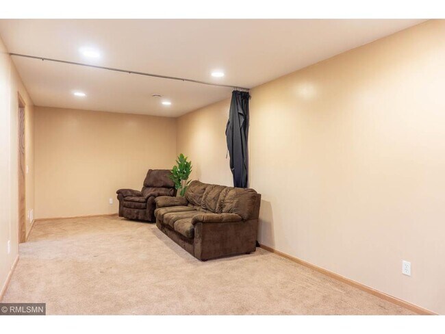 Building Photo - 2828 Faulkner Dr