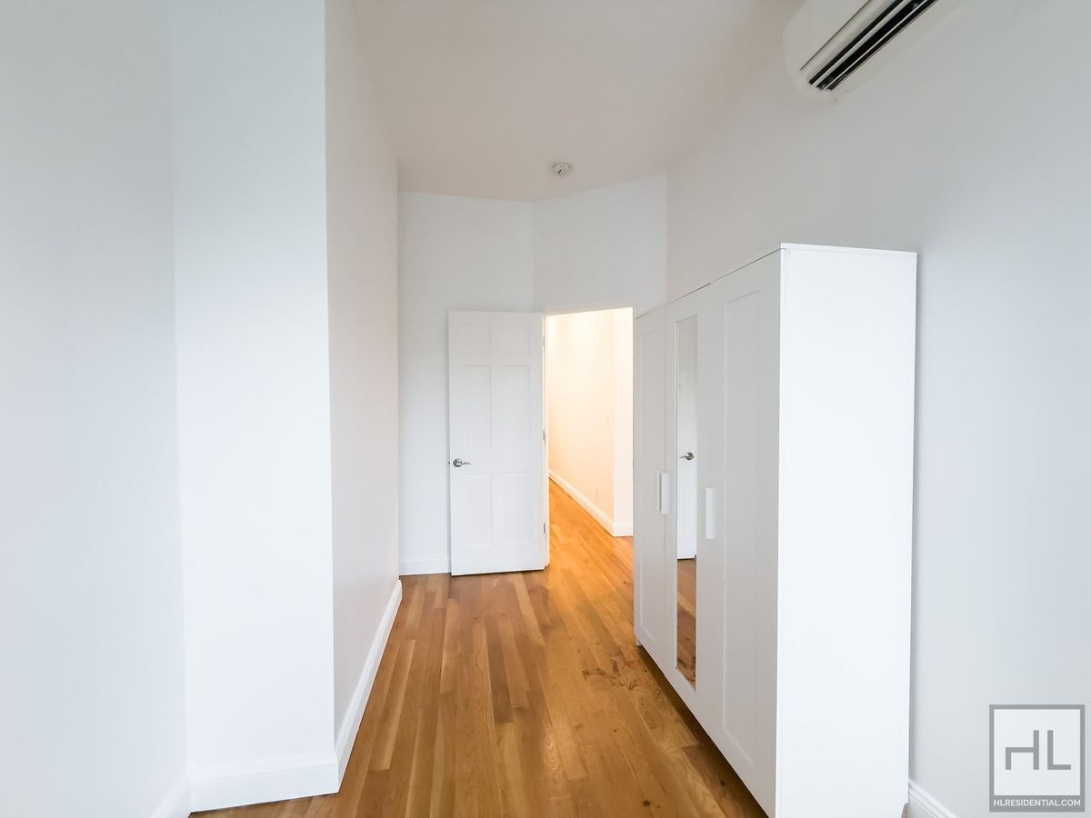 Building Photo - WYCKOFF AVENUE / Bushwick 3-Bed 1-Bath / N...