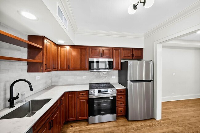 Building Photo - 19 E 1st St