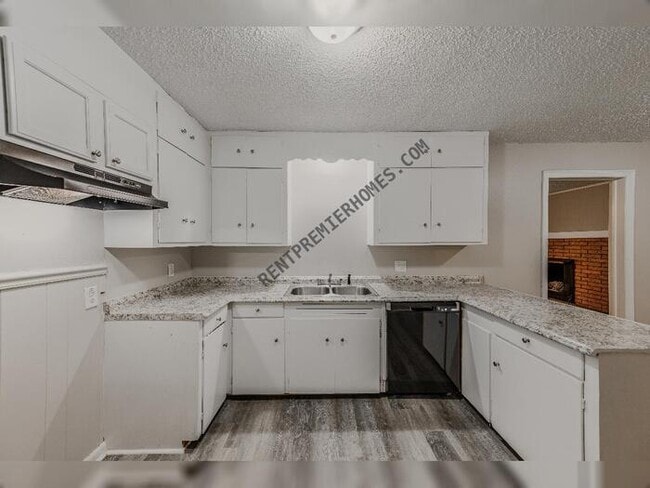 Building Photo - 306 Kay St