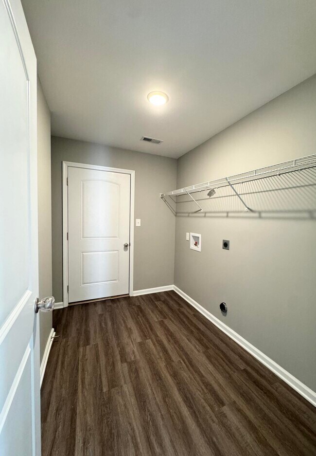 Building Photo - 2492 Feathersound Wy