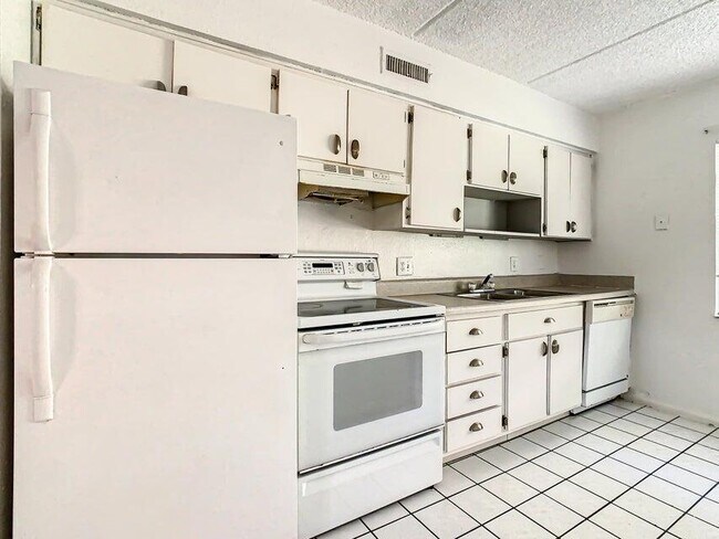 Building Photo - 714 Michigan Ct