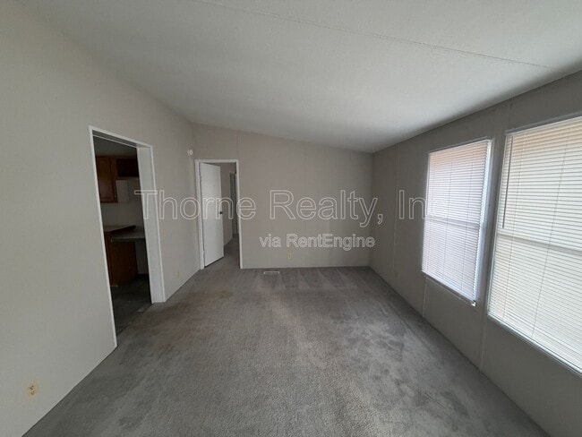 Building Photo - 26 Hemlock Ln