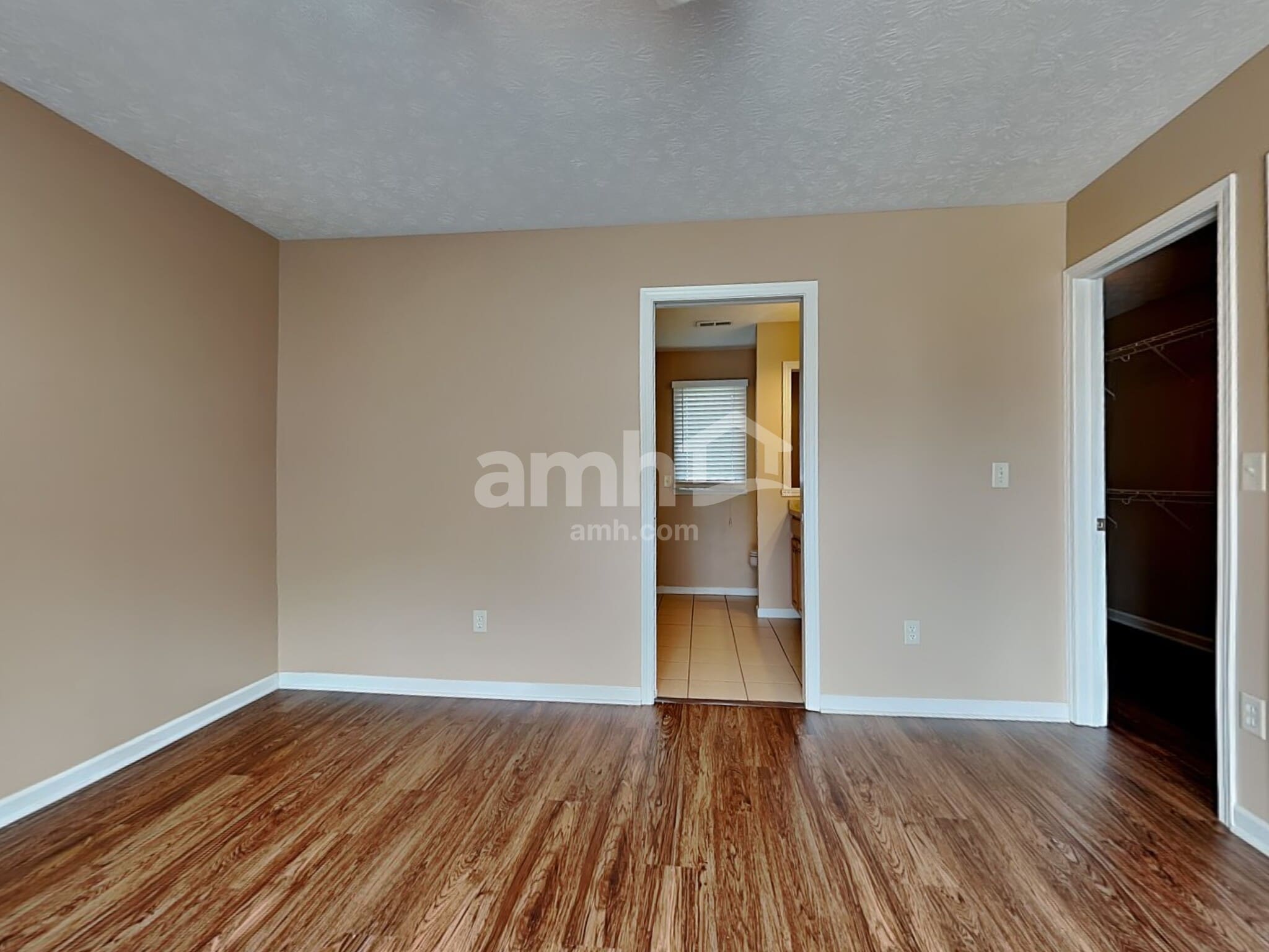 Building Photo - 160 Concord Farm Rd